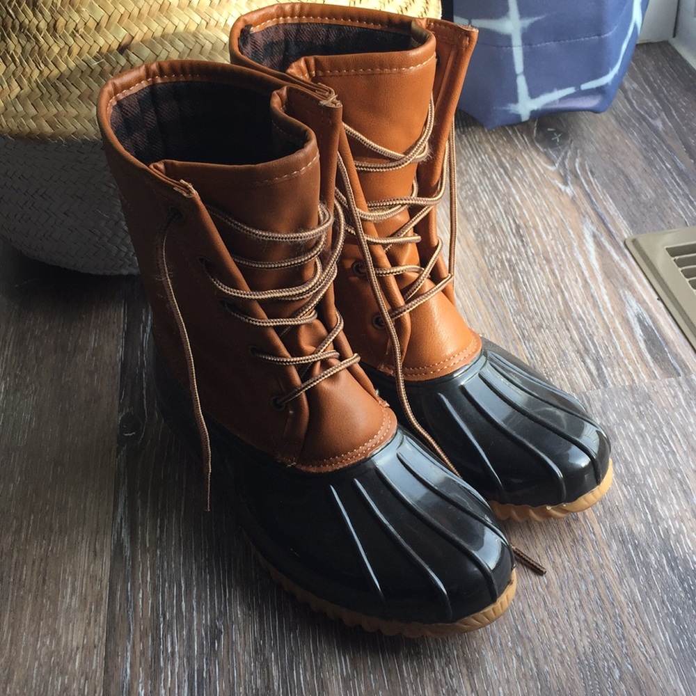 Duck boots